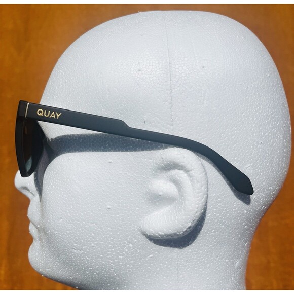 Quay Polarized Square Lenses with UV Protection Sunglasses Matte Black Men - Picture 4 of 6